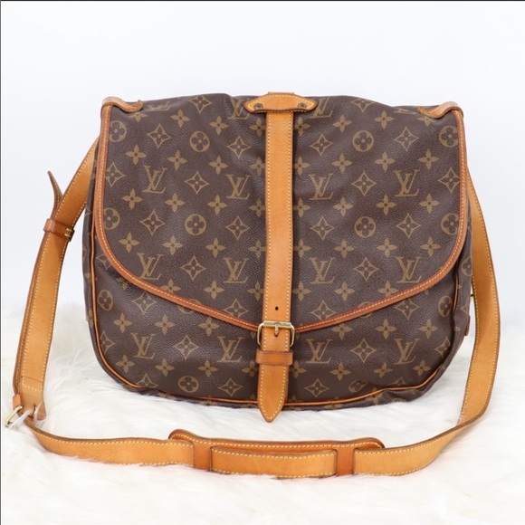 Louis Vuitton Handbags - ✨👛Saumur 35👛✨ Crossbody